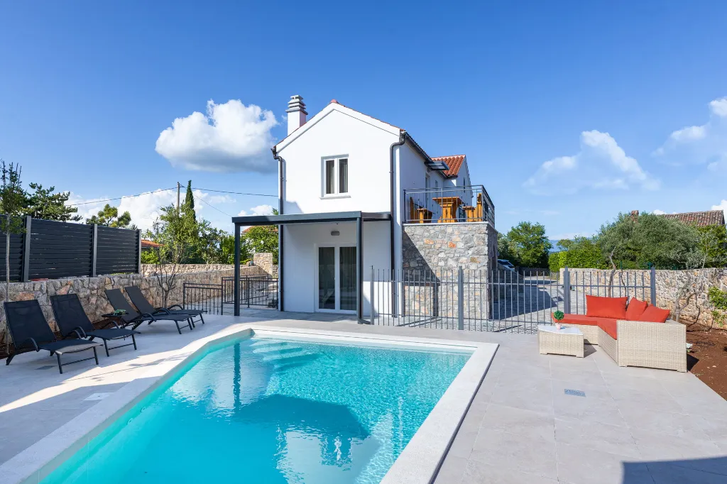 Contemporary 3-Bedroom Villa with Pool in Krk