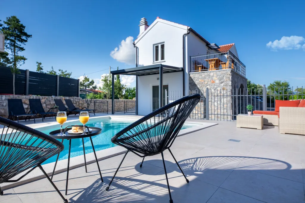 Contemporary 3-Bedroom Villa with Pool in Krk