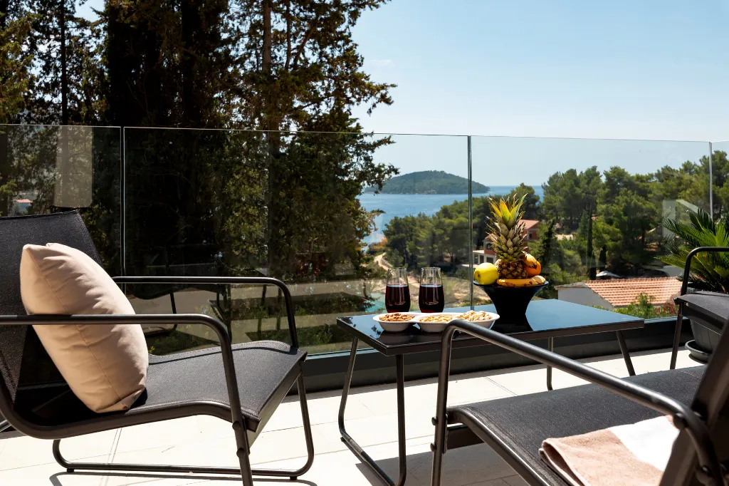 Modern Villa with Pool in Vela Luka