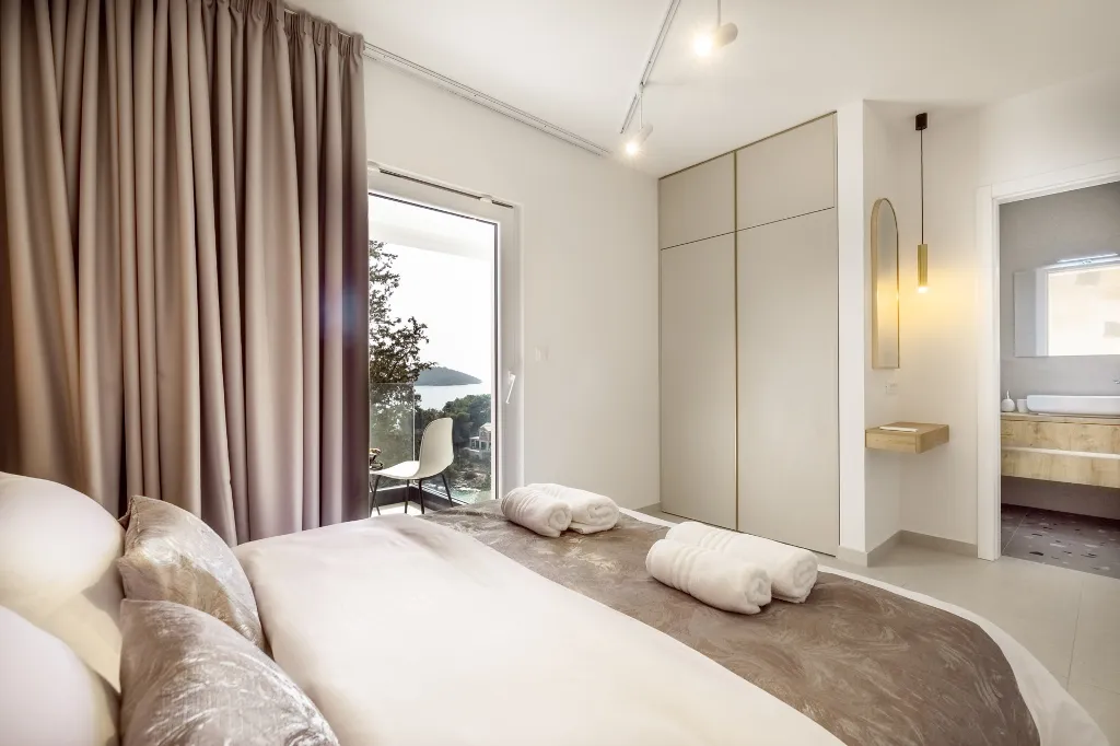 Modern Villa with Pool in Vela Luka