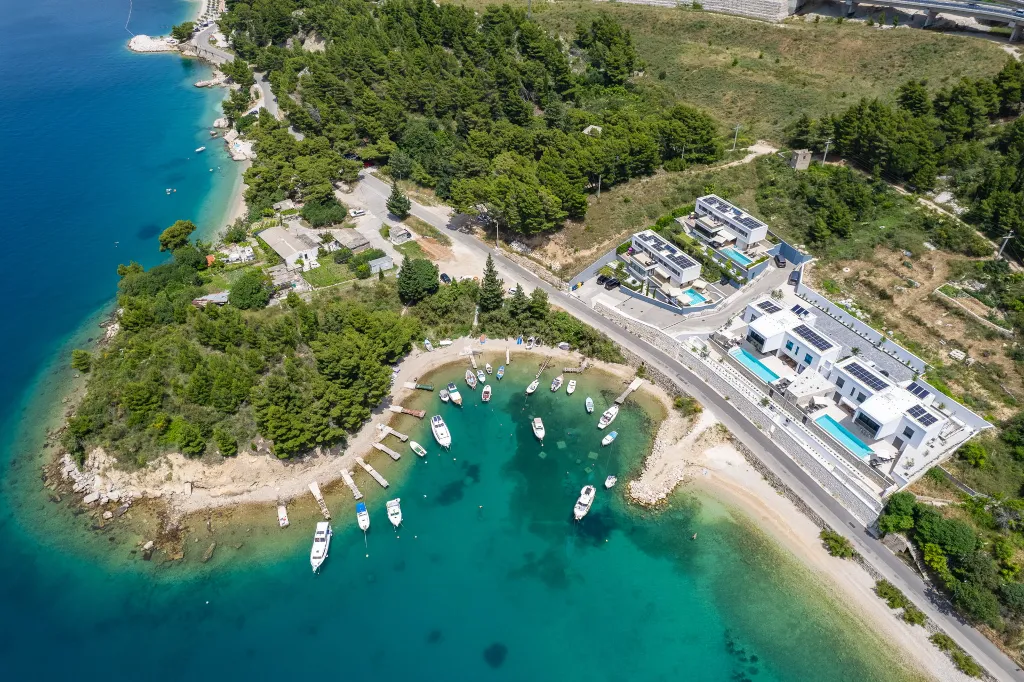 Beachfront Villa with Pool and Sea Views, Omiš