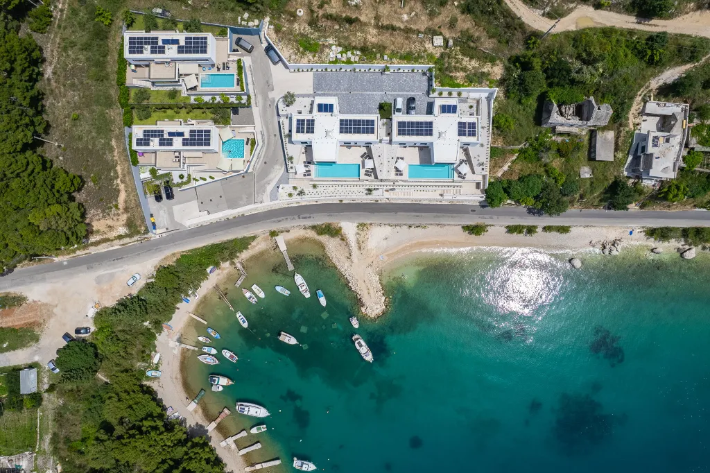 Beachfront Villa with Pool and Sea Views, Omiš