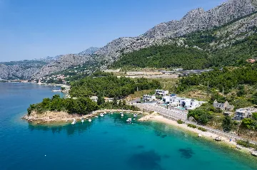 Beachfront Villa with Pool and Sea Views, Omiš