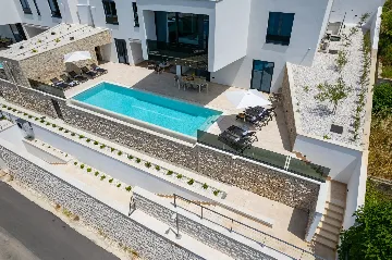 Beachfront Villa with Pool and Sea Views, Omiš