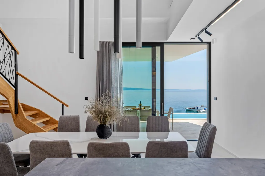 Beachfront Villa with Pool and Sea Views, Omiš