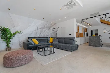 Beachfront Villa with Pool and Sea Views, Omiš