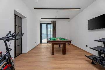 Beachfront Villa with Pool and Sea Views, Omiš