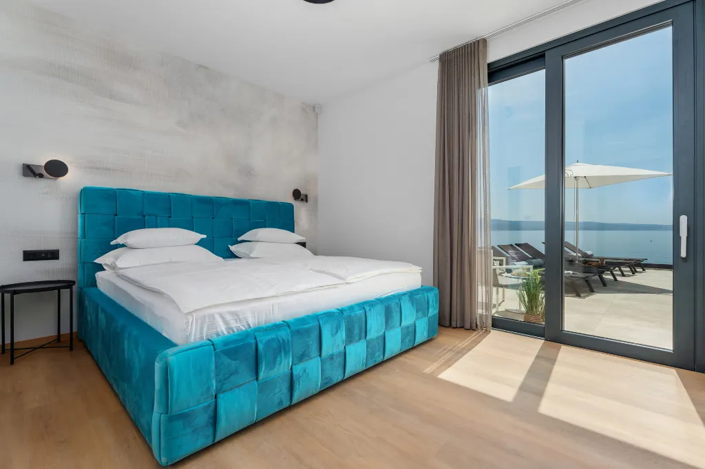 Beachfront Villa with Pool and Sea Views, Omiš