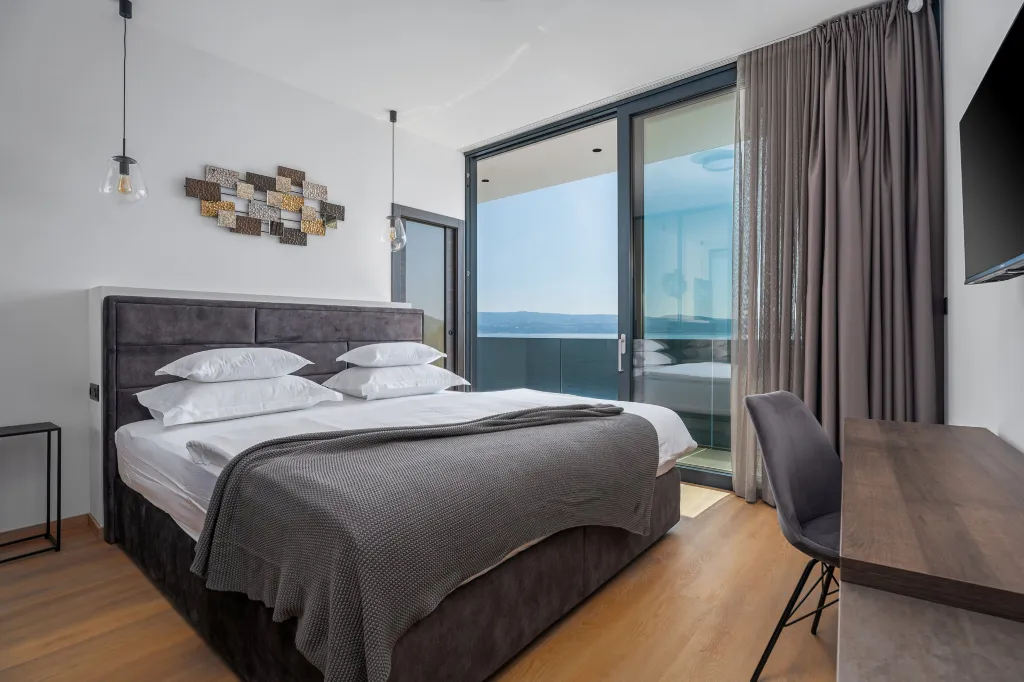 Beachfront Villa with Pool and Sea Views, Omiš