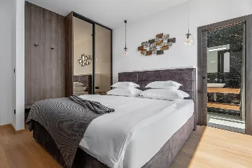 Beachfront Villa with Pool and Sea Views, Omiš