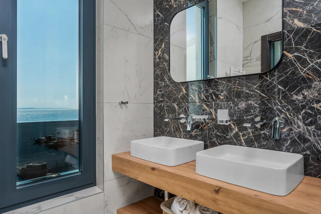 Beachfront Villa with Pool and Sea Views, Omiš