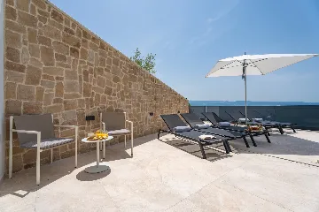 Beachfront Villa with Pool and Sea Views, Omiš
