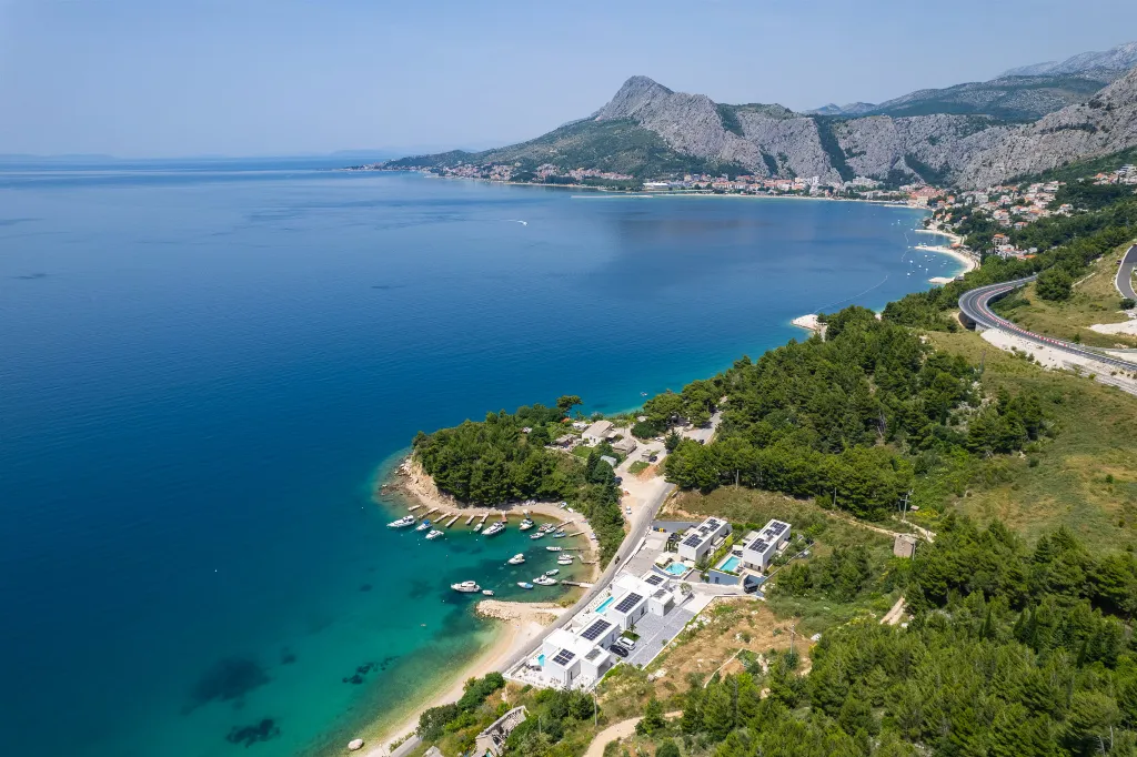 Beachfront Villa with Pool and Sea Views, Omiš