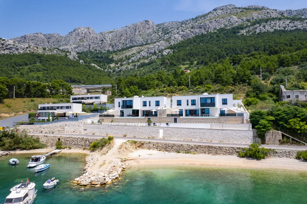 Beachfront Villa with Pool and Sea Views, Omiš