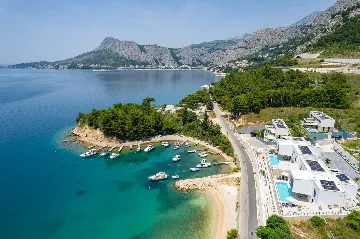 Beachfront Villa with Pool and Sea Views, Omiš