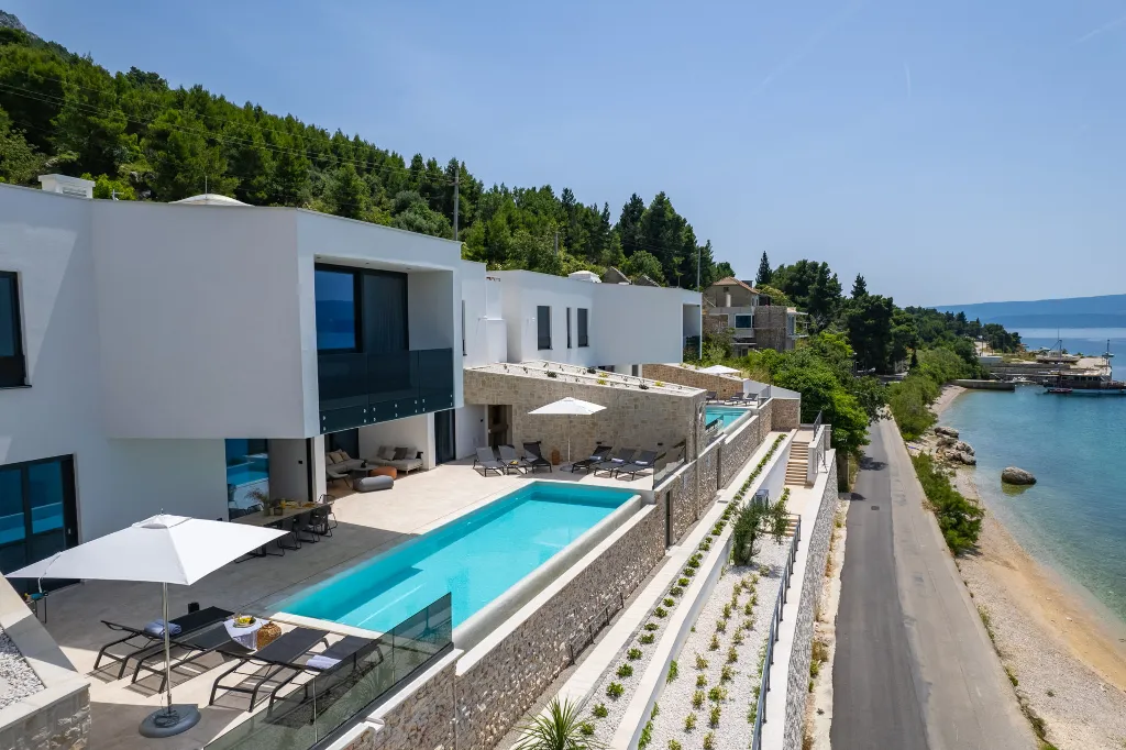 Seaside Family Villa with Pool in Omiš