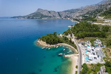 Seaside Family Villa with Pool in Omiš