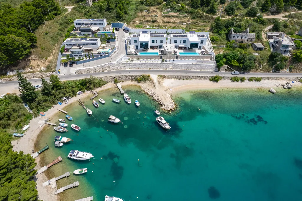 Seaside Family Villa with Pool in Omiš