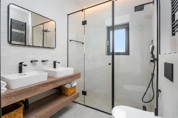 Seaside Family Villa with Pool in Omiš