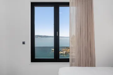 Seaside Family Villa with Pool in Omiš