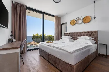 Seaside Family Villa with Pool in Omiš