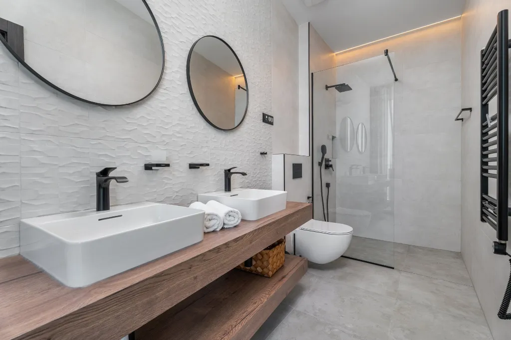 Seaside Family Villa with Pool in Omiš