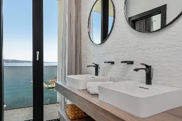 Seaside Family Villa with Pool in Omiš