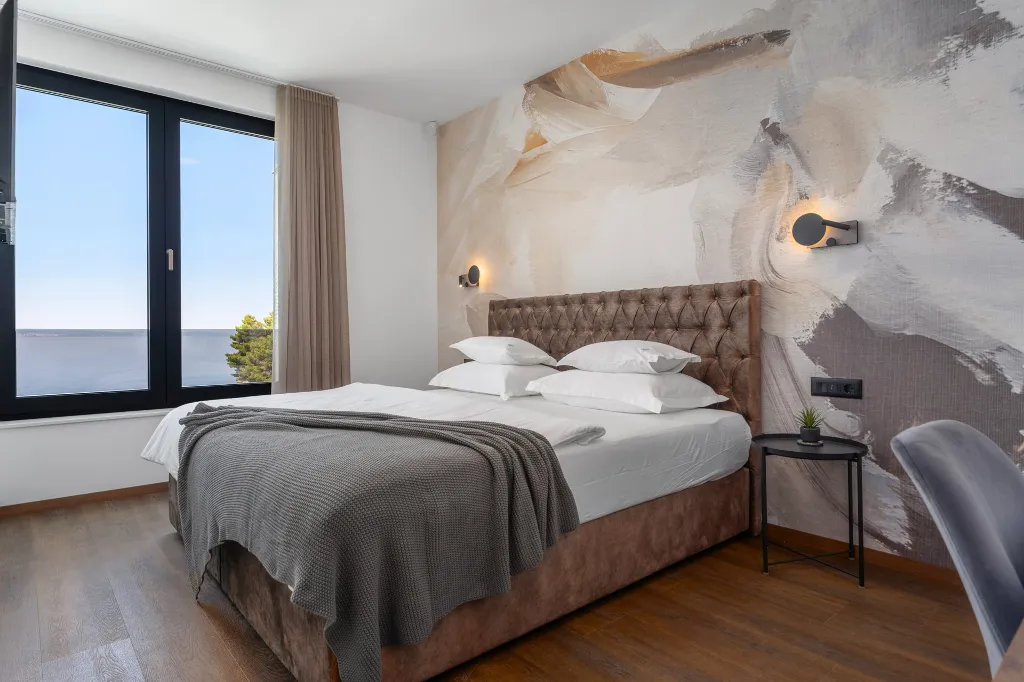 Seaside Family Villa with Pool in Omiš