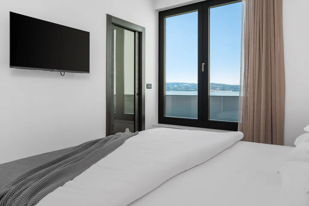 Seaside Family Villa with Pool in Omiš