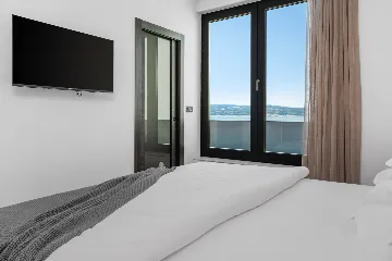 Seaside Family Villa with Pool in Omiš