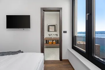 Seaside Family Villa with Pool in Omiš