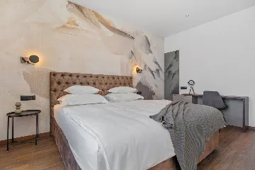 Seaside Family Villa with Pool in Omiš