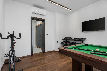 Seaside Family Villa with Pool in Omiš