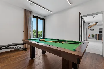 Seaside Family Villa with Pool in Omiš