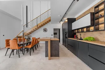 Seaside Family Villa with Pool in Omiš