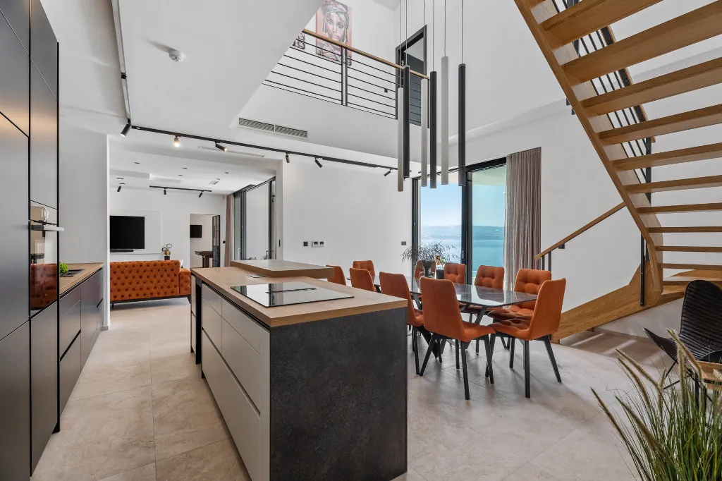 Seaside Family Villa with Pool in Omiš