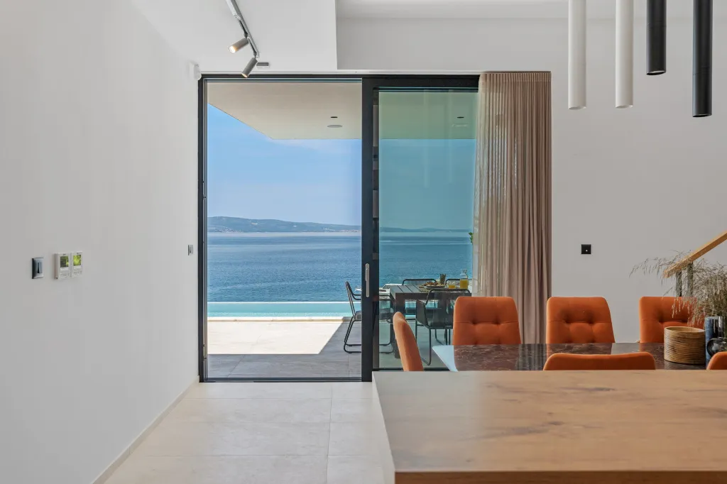 Seaside Family Villa with Pool in Omiš