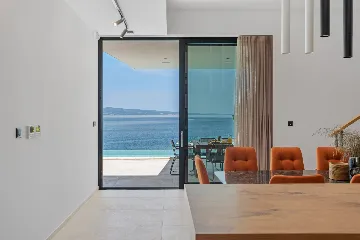 Seaside Family Villa with Pool in Omiš