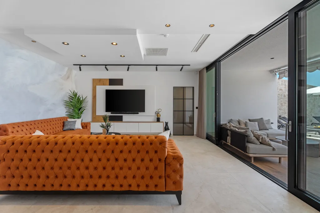 Seaside Family Villa with Pool in Omiš