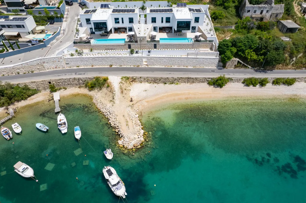 Seaside Family Villa with Pool in Omiš
