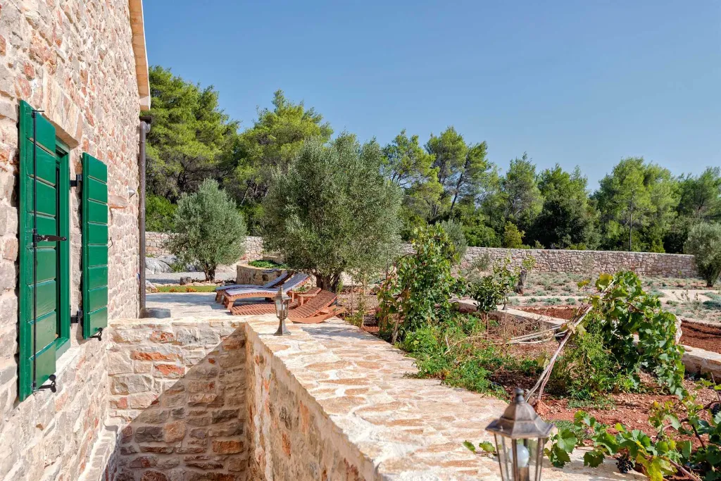 Private Island Villa with Pool near Stari Grad