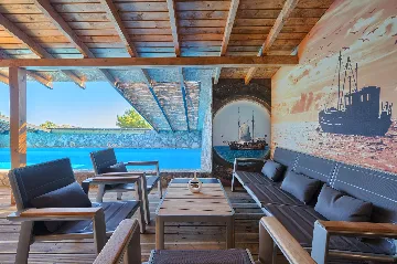 Contemporary 6-Bedroom Villa with Heated Pool, Murter