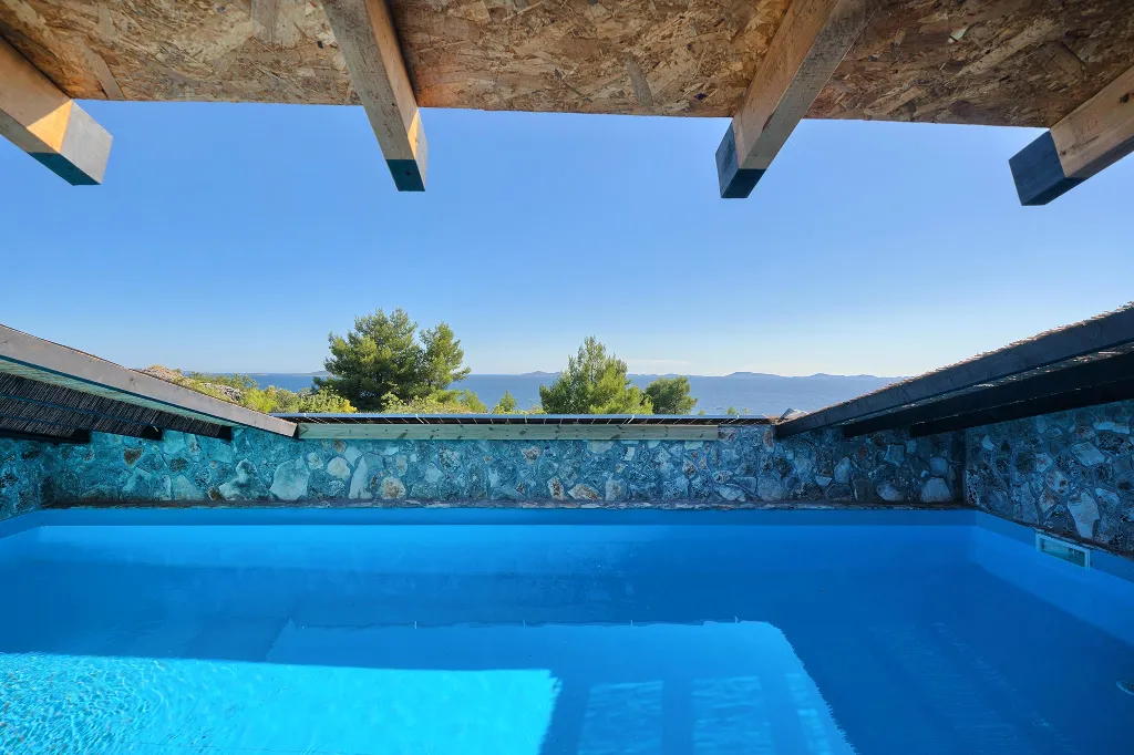 Contemporary 6-Bedroom Villa with Heated Pool, Murter