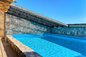 Contemporary 6-Bedroom Villa with Heated Pool, Murter