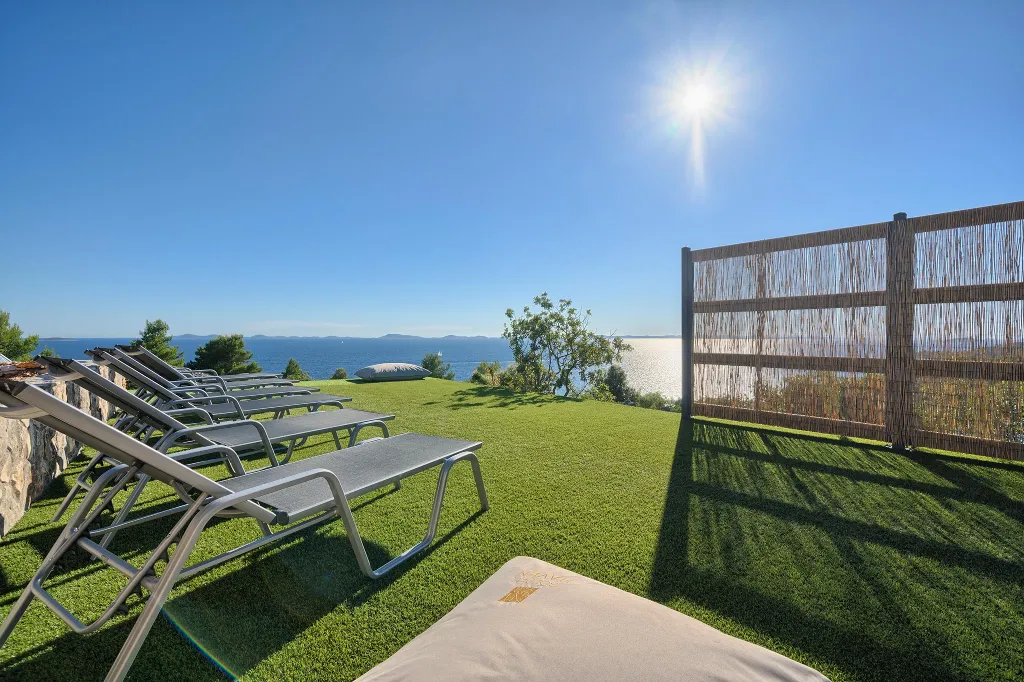 Contemporary 6-Bedroom Villa with Heated Pool, Murter