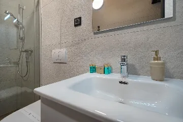 Contemporary 6-Bedroom Villa with Heated Pool, Murter