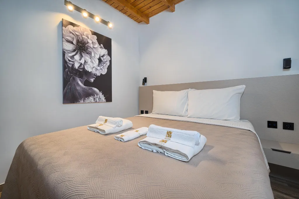 Contemporary 6-Bedroom Villa with Heated Pool, Murter