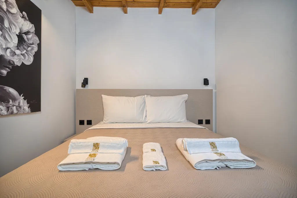 Contemporary 6-Bedroom Villa with Heated Pool, Murter