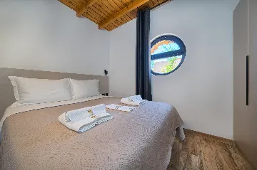 Contemporary 6-Bedroom Villa with Heated Pool, Murter