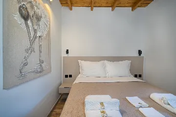 Contemporary 6-Bedroom Villa with Heated Pool, Murter